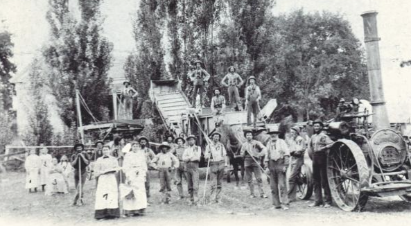 Eden Prairie Historical Photo of family on wagon