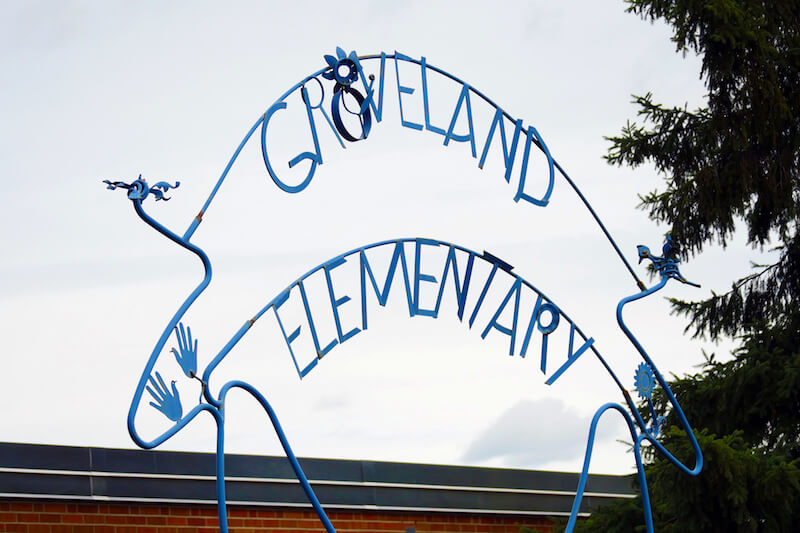 Sign of Groveland Elementary School in Minnetonka