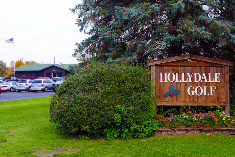Hollydale Golf Course sign in Plymouth, Minnesota